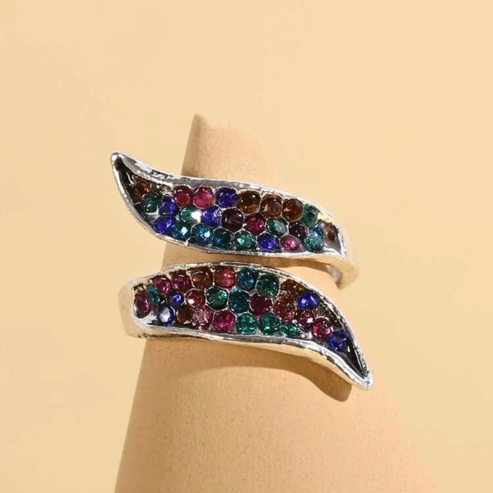 Glamorous Rhinestone Decor Ring - Picture 4 of 4